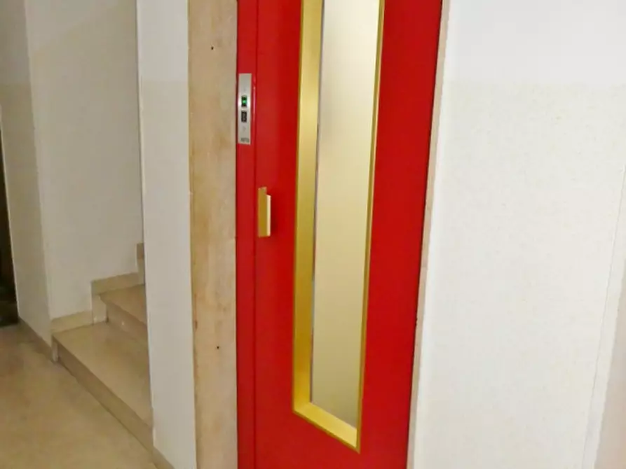 Immagine 23 di Appartamento in vendita  in Viale Divisione Julia a Vicenza