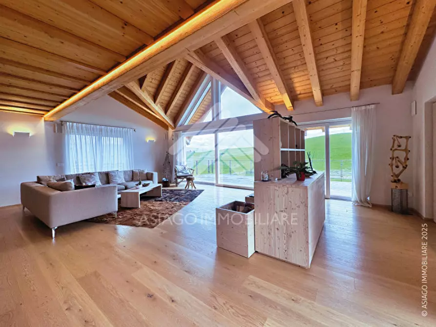Immagine 15 di Villa in vendita  in Via Berga a Asiago