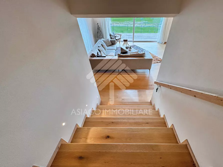 Immagine 21 di Villa in vendita  in Via Berga a Asiago