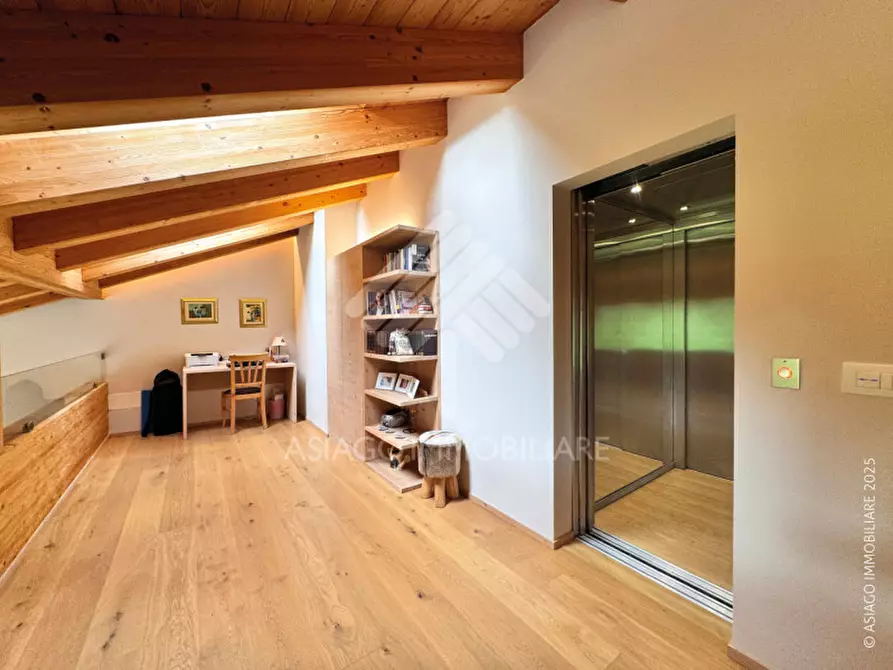 Immagine 25 di Villa in vendita  in Via Berga a Asiago