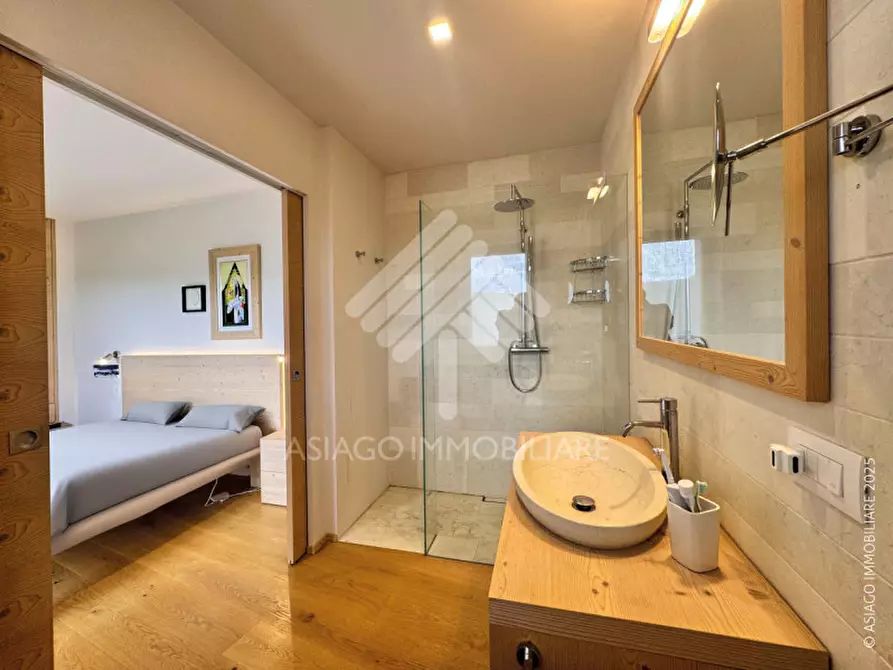 Immagine 30 di Villa in vendita  in Via Berga a Asiago