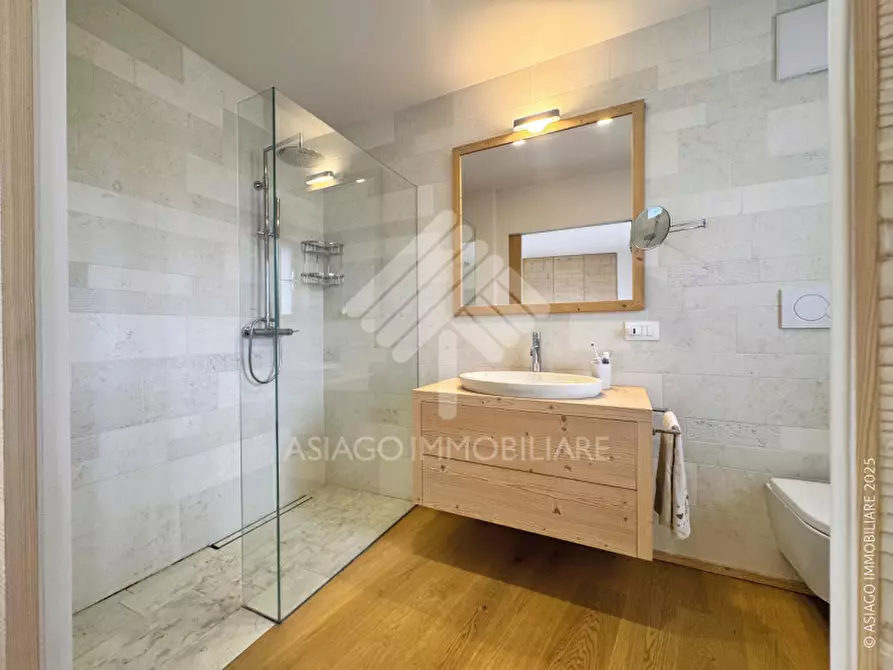 Immagine 31 di Villa in vendita  in Via Berga a Asiago