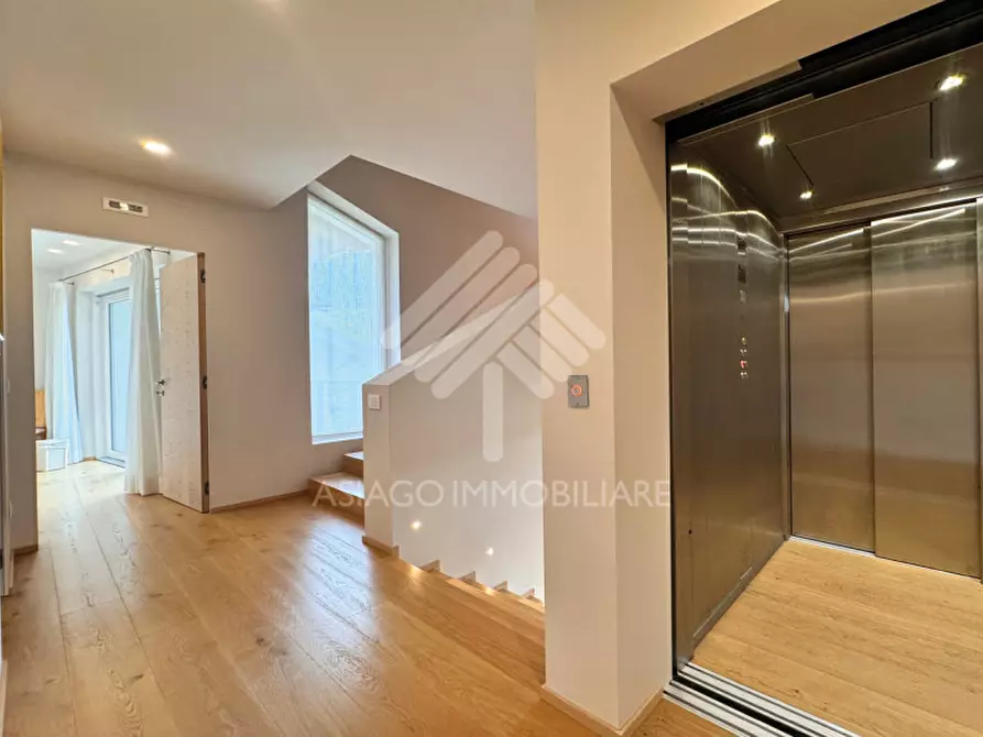 Immagine 32 di Villa in vendita  in Via Berga a Asiago