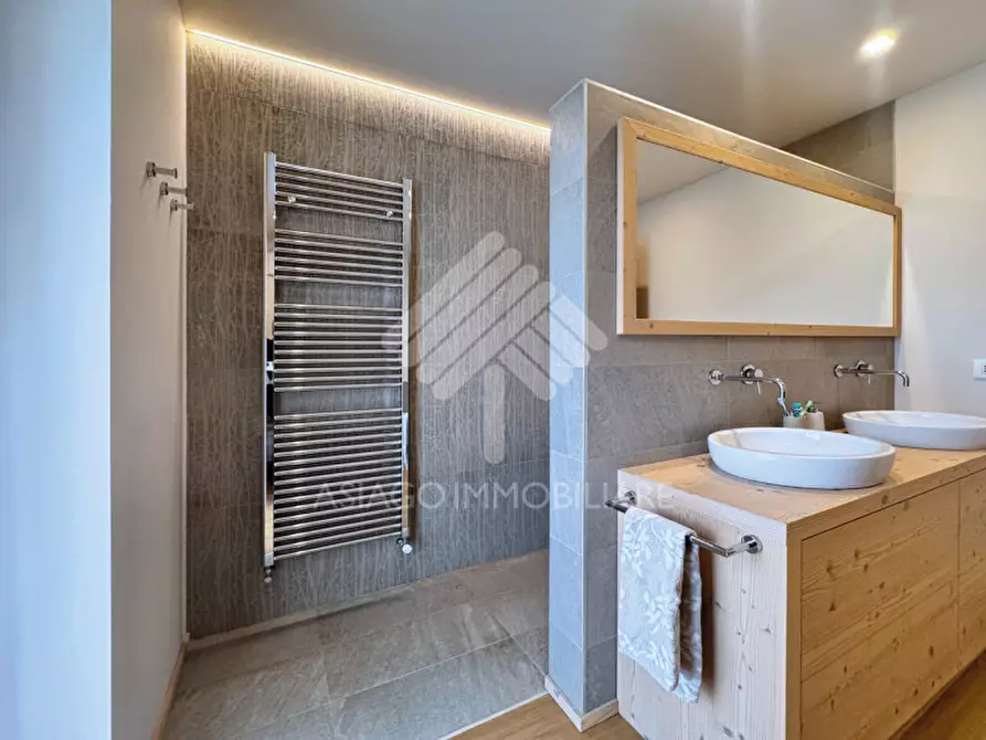 Immagine 36 di Villa in vendita  in Via Berga a Asiago