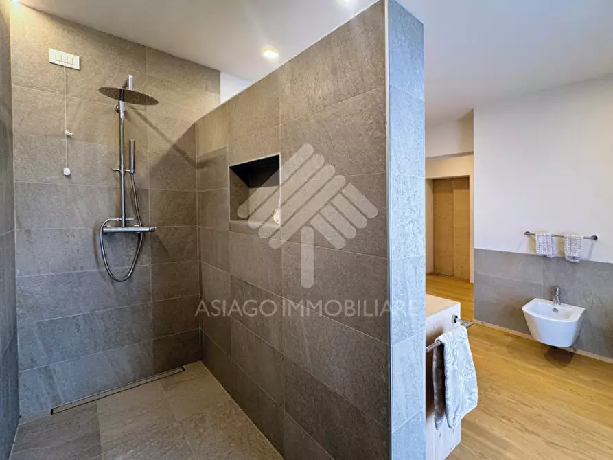 Immagine 37 di Villa in vendita  in Via Berga a Asiago