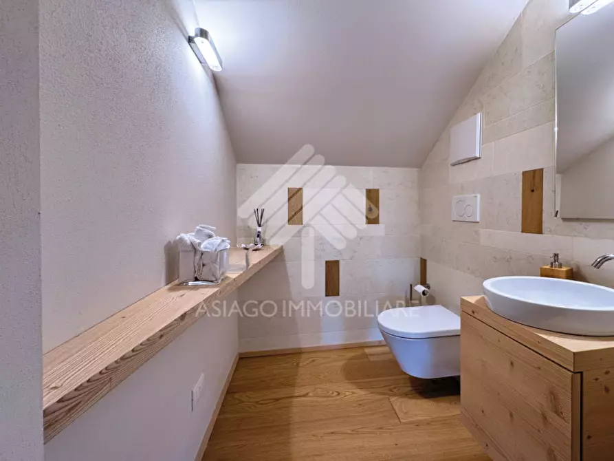 Immagine 60 di Villa in vendita  in Via Berga a Asiago