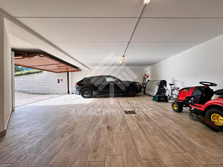 Immagine 65 di Villa in vendita  in Via Berga a Asiago