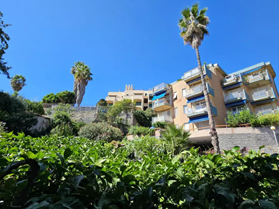 Immagine 6 di Appartamento in vendita  in VIA PRIVATA FLESIA 33 a San Remo