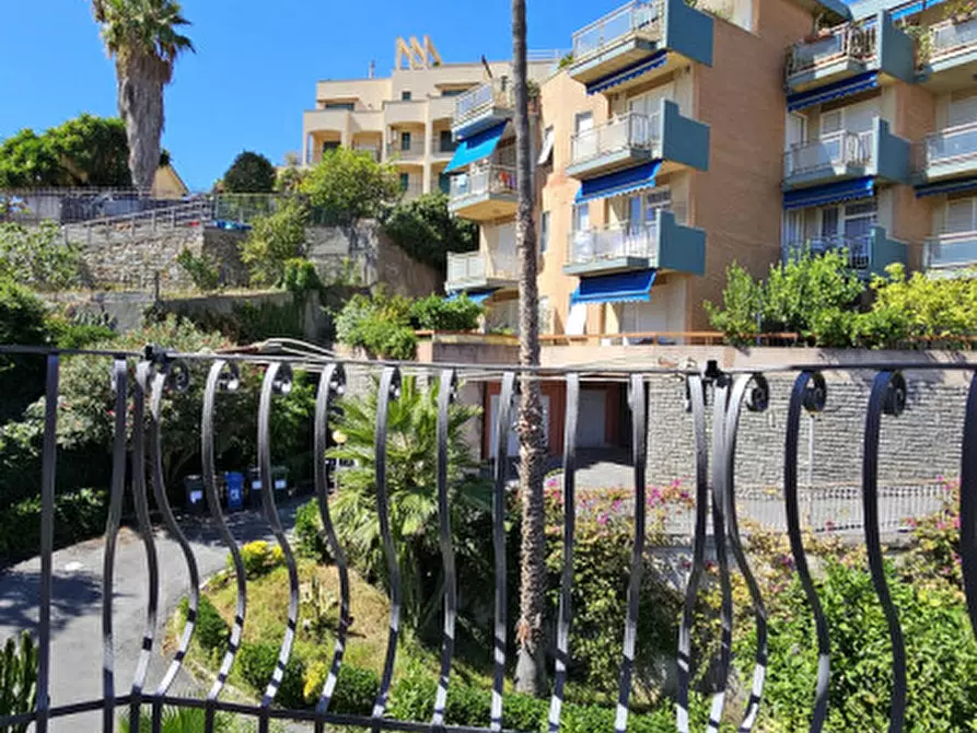 Immagine 36 di Appartamento in vendita  in VIA PRIVATA FLESIA 33 a San Remo