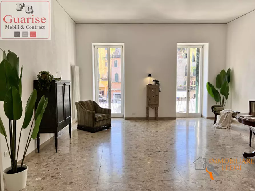 Immagine 6 di Appartamento in vendita  in Piazza delle Erbe a Verona