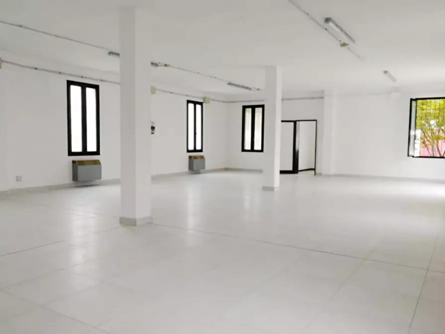 Immagine 7 di Laboratorio in affitto  a Polesella