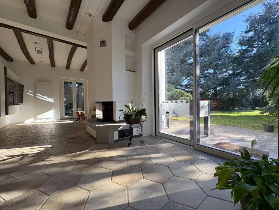 Immagine 9 di Casa indipendente in vendita  in Via Manzano 201 a Udine