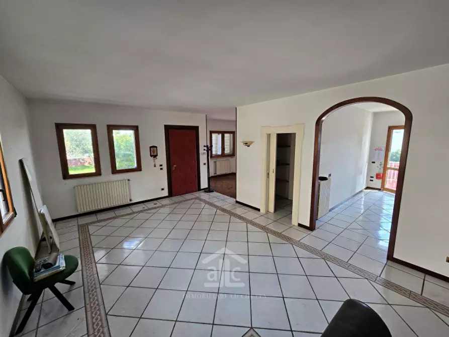 Immagine 2 di Villa in vendita  in Via Carlo Poerio 10 a Cavallino