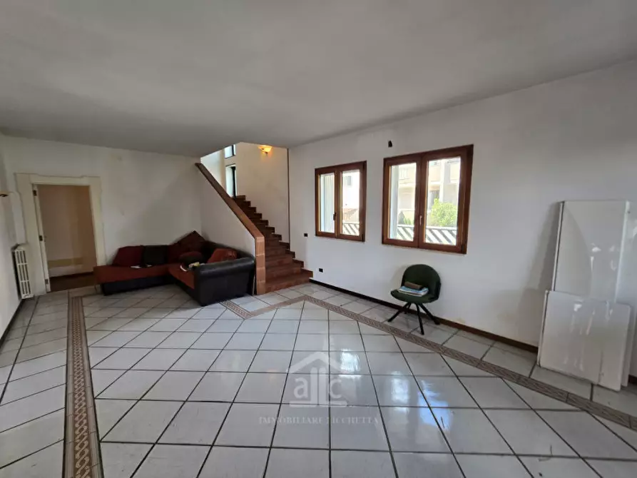 Immagine 5 di Villa in vendita  in Via Carlo Poerio 10 a Cavallino