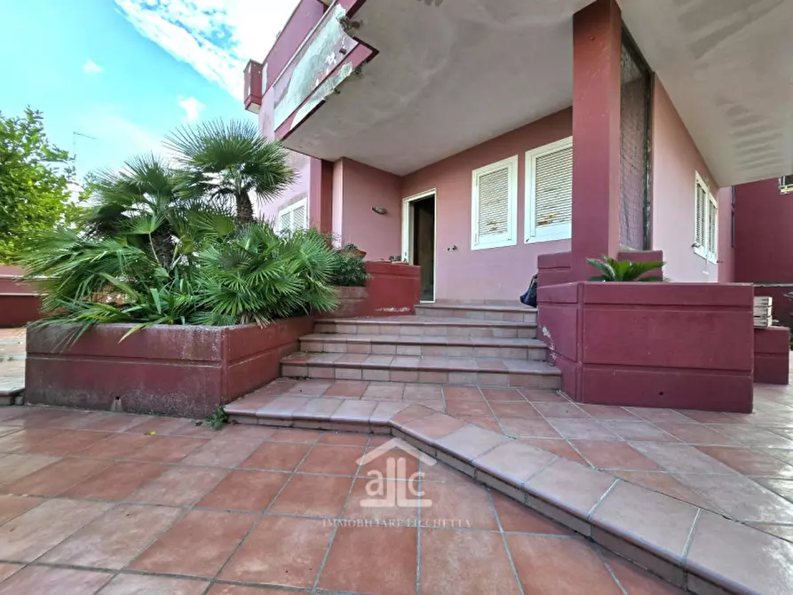 Immagine 6 di Villa in vendita  in Via Carlo Poerio 10 a Cavallino