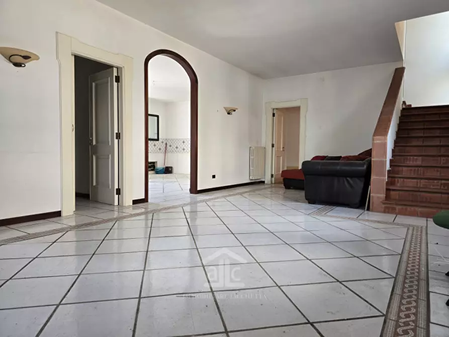 Immagine 13 di Villa in vendita  in Via Carlo Poerio 10 a Cavallino