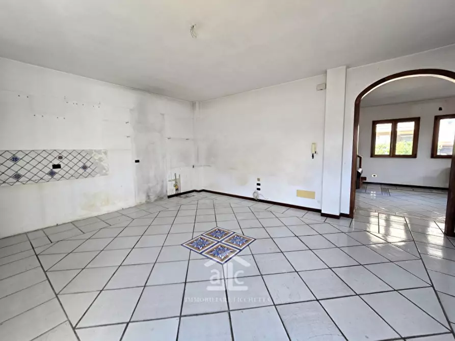 Immagine 15 di Villa in vendita  in Via Carlo Poerio 10 a Cavallino