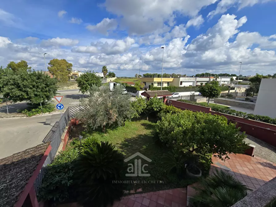 Immagine 30 di Villa in vendita  in Via Carlo Poerio 10 a Cavallino