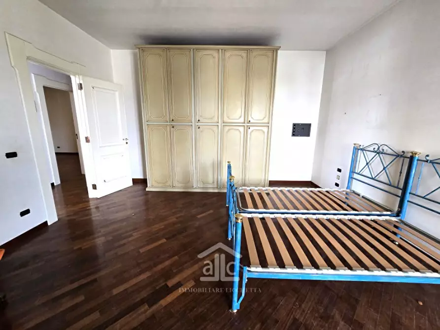 Immagine 41 di Villa in vendita  in Via Carlo Poerio 10 a Cavallino