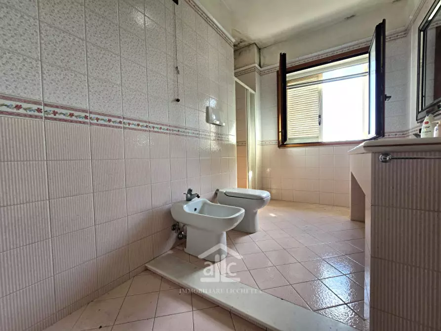 Immagine 44 di Villa in vendita  in Via Carlo Poerio 10 a Cavallino