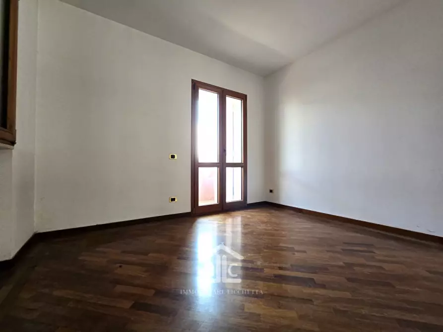 Immagine 48 di Villa in vendita  in Via Carlo Poerio 10 a Cavallino