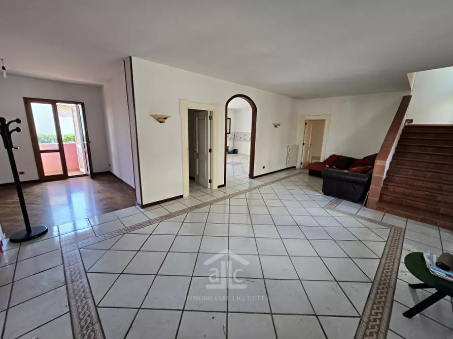 Immagine 55 di Villa in vendita  in Via Carlo Poerio 10 a Cavallino