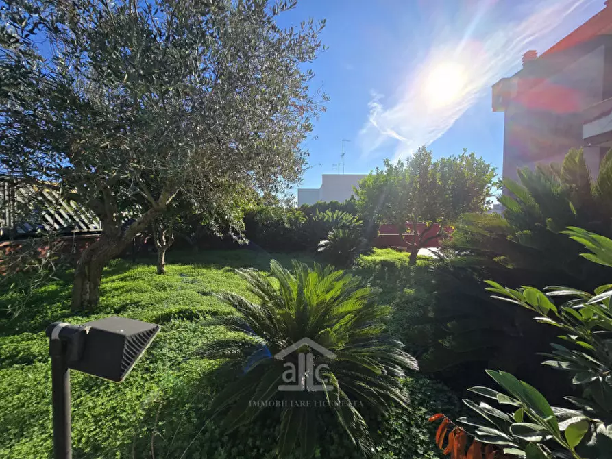 Immagine 88 di Villa in vendita  in Via Carlo Poerio 10 a Cavallino