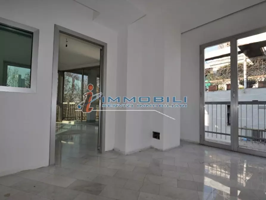 Immagine 3 di Ufficio in affitto  in PIAZZA CARBONARI a Milano