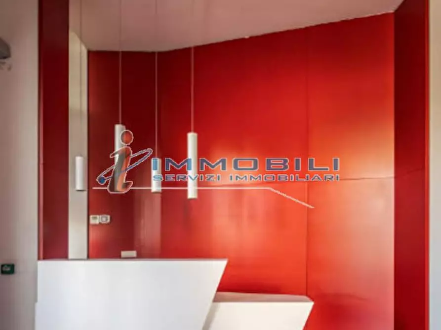 Immagine 6 di Ufficio in affitto  in VIA GROSIO a Milano