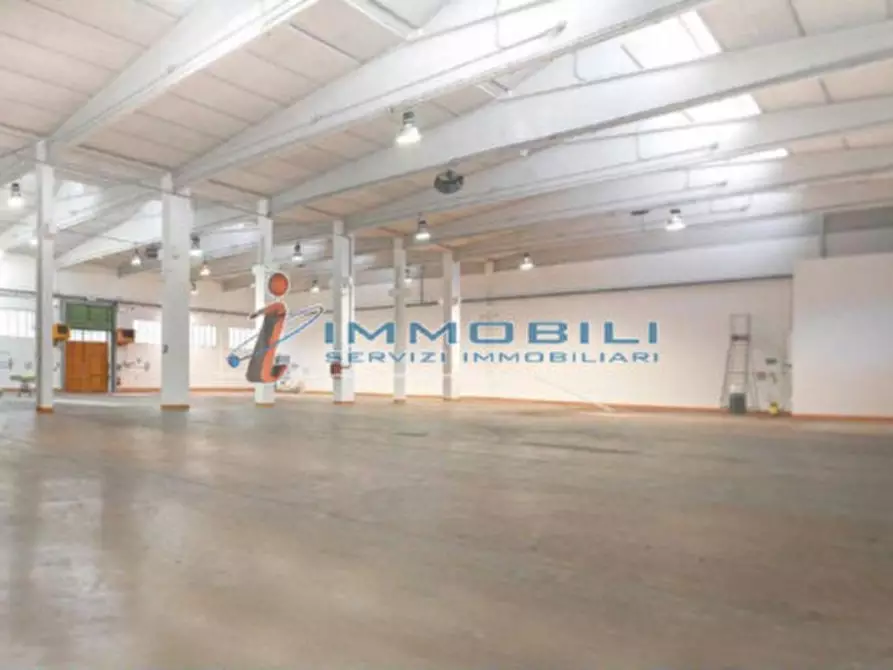 Immagine 1 di Capannone industriale in affitto  in VIA COPERNICO a Trezzano Sul Naviglio