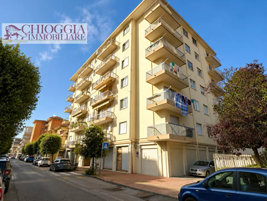 Immagine 1 di Appartamento in vendita  in Viale Amerigo Vespucci a Chioggia