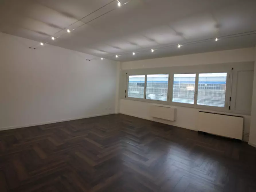 Immagine 2 di Ufficio in affitto  in Viale della Scienza a Vicenza