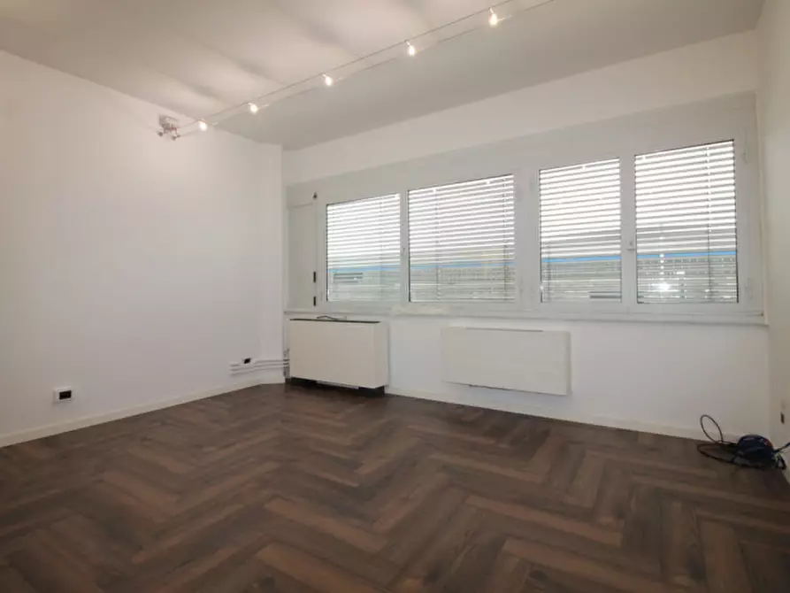 Immagine 3 di Ufficio in affitto  in Viale della Scienza a Vicenza