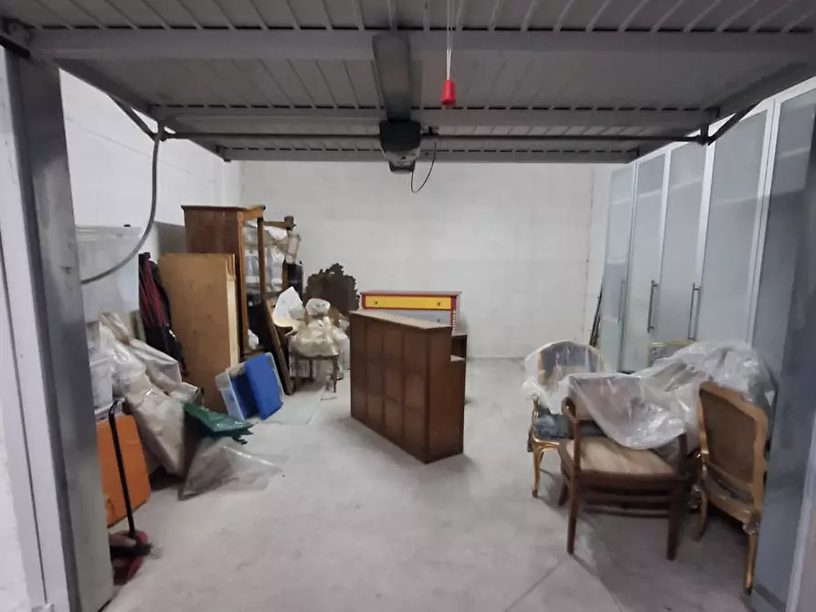 Immagine 10 di Garage in vendita  in Viale Carmelo Bene a Roma