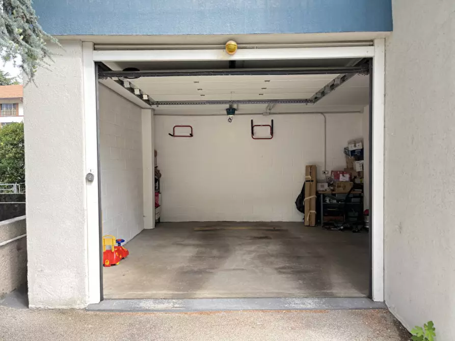Immagine 3 di Garage in vendita  in Via la Clarina 26 a Trento
