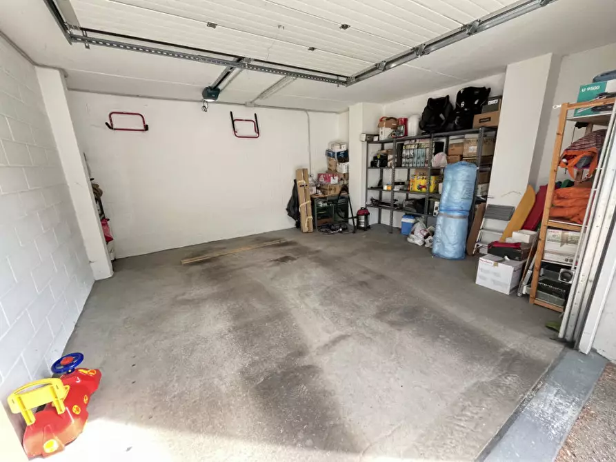 Immagine 4 di Garage in vendita  in Via la Clarina 26 a Trento