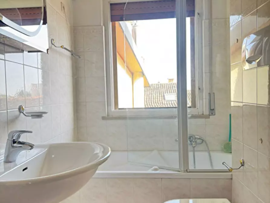 Immagine 10 di Appartamento in vendita  a Remedello