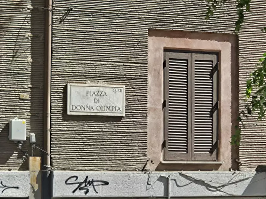 Immagine 21 di Attività commerciale in vendita  in Piazza di Donna Olimpia a Roma