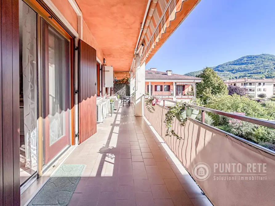 Immagine 1 di Appartamento in vendita  in Via Massimo d'Azeglio a Negrar di Valpolicella