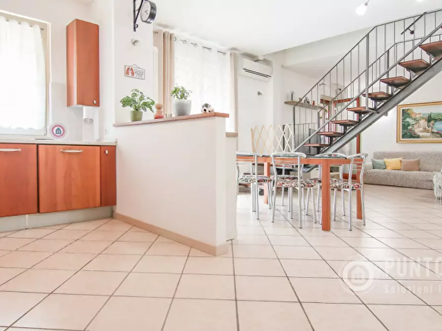 Immagine 2 di Appartamento in vendita  in Via Massimo d'Azeglio a Negrar di Valpolicella