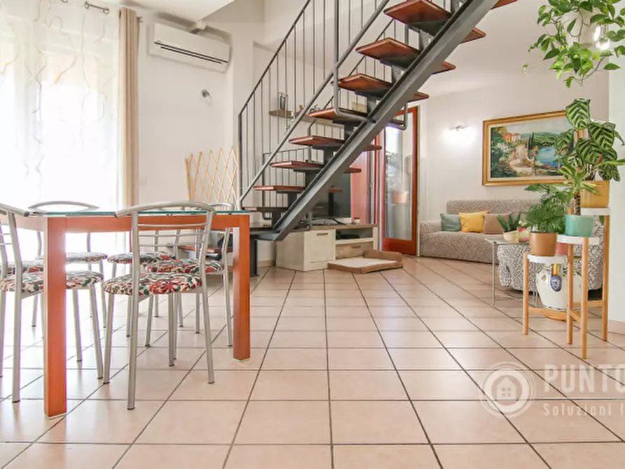 Immagine 3 di Appartamento in vendita  in Via Massimo d'Azeglio a Negrar di Valpolicella