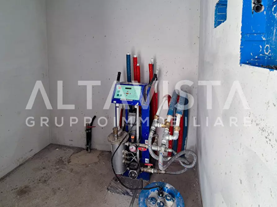 Immagine 11 di Villa in vendita  in Via Guglielmo Marconi a Calvagese Della Riviera