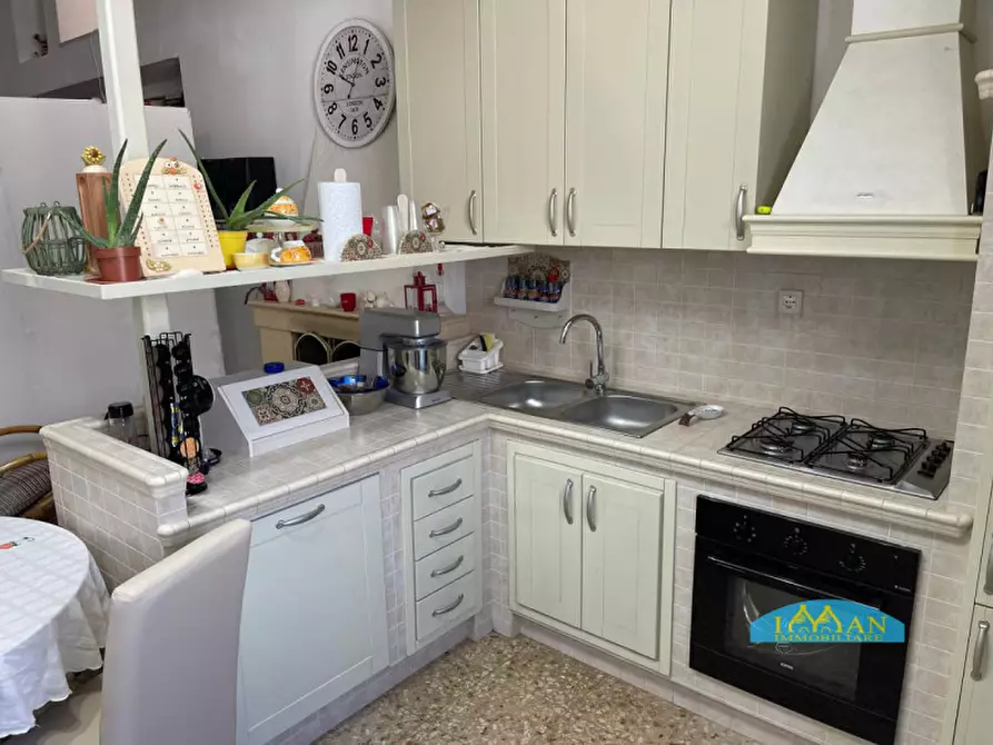 Immagine 15 di Appartamento in vendita  in Via Mercadante a Ceglie Messapico