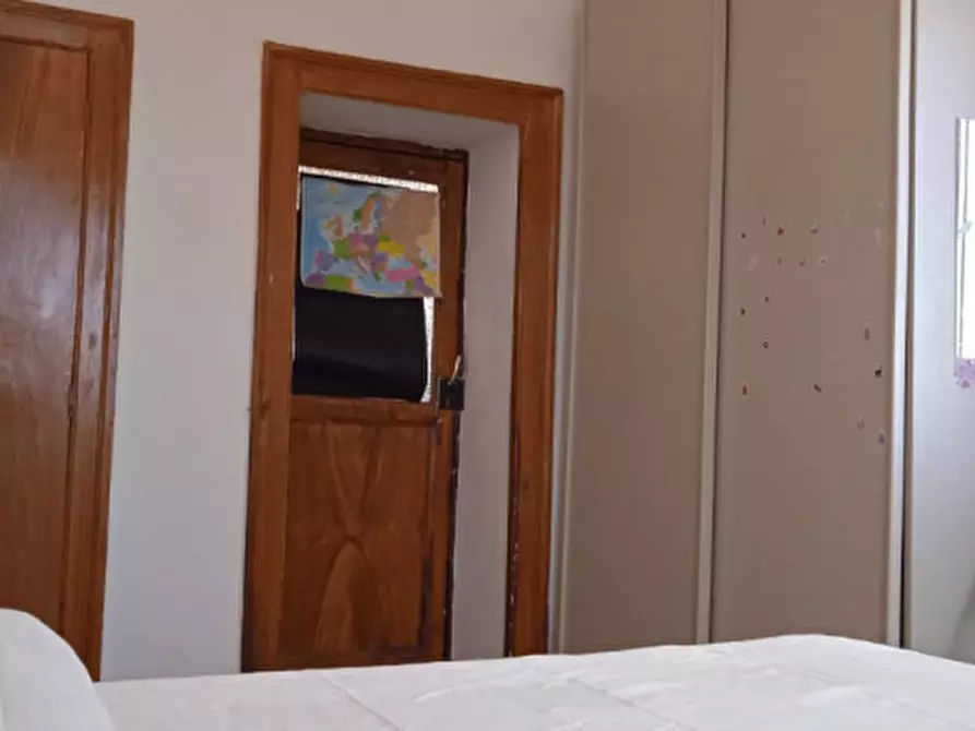 Immagine 2 di Camera in affitto  in Via Carbonara 71 a Napoli