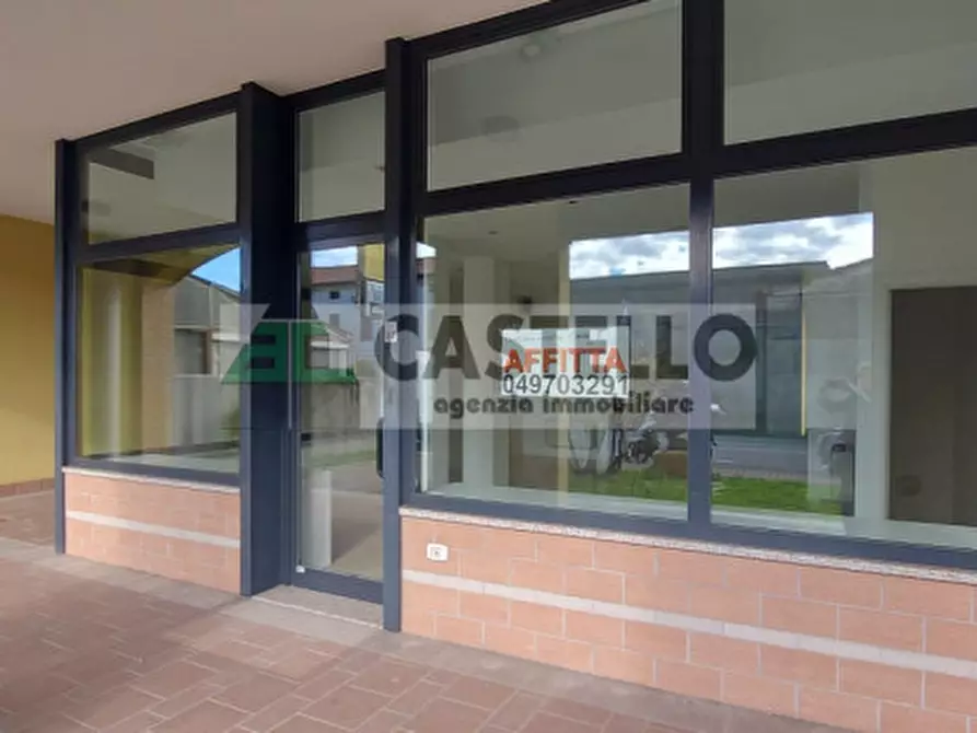 Immagine 1 di Negozio in affitto  in Via Roma a Vigodarzere