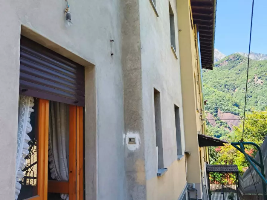 Immagine 10 di Appartamento in vendita  in Via Santa Caterina a Introbio