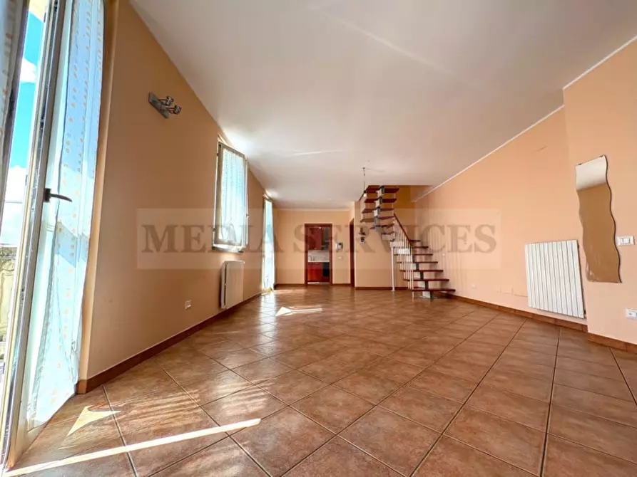 Immagine 3 di Appartamento in vendita  in piazza Unità d'Italia n° 9 a Garlasco