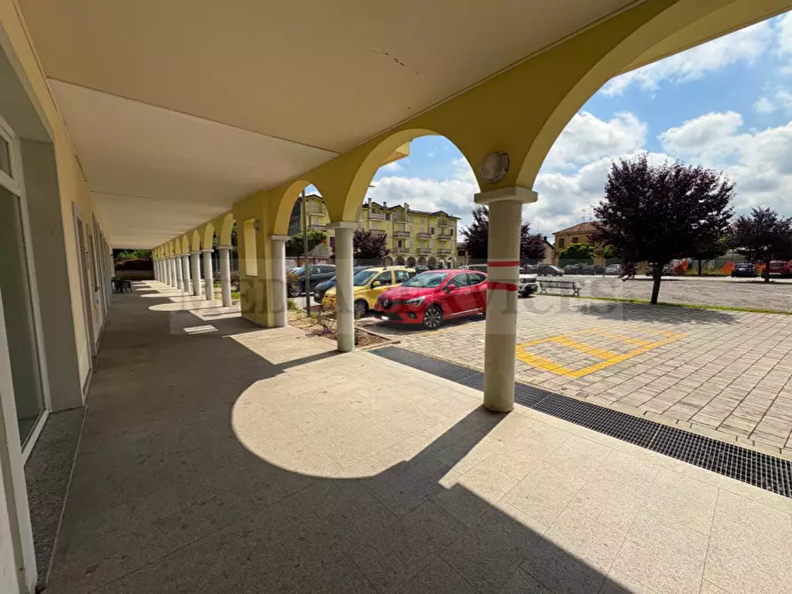 Immagine 41 di Appartamento in vendita  in piazza Unità d'Italia n° 9 a Garlasco