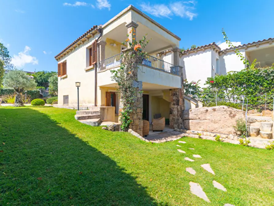 Immagine 2 di Casa bifamiliare in vendita  in Via Rosa Dei Venti a Olbia