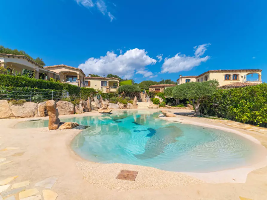 Immagine 6 di Casa bifamiliare in vendita  in Via Rosa Dei Venti a Olbia